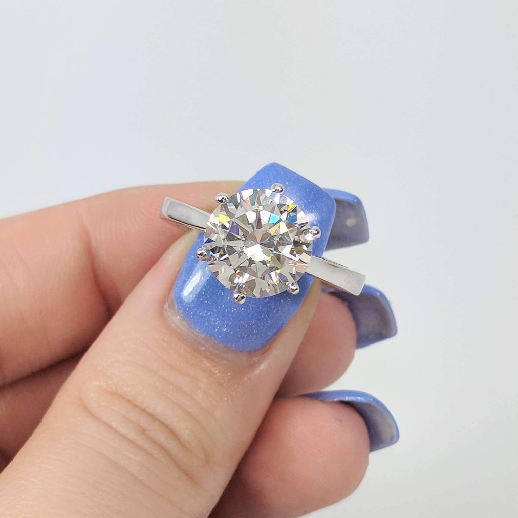 Victoria 4CT Round Cut OB Simulated Diamond Solitaire Sterling Silver Platinum Plated Ring for Woman Special Occasion Engagement