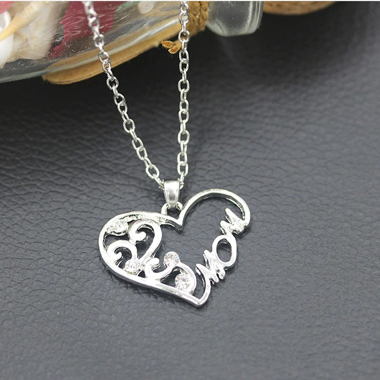 feshionn-iobi-mom-cz-heart-necklace
