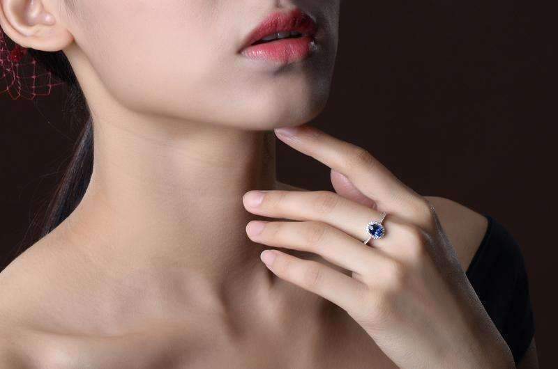 Cécile En Bleu 1.25CT Oval Petite Pavé Halo OB Simulated Diamond Ring for Women Bridal Engagement Wedding Anniversary Gift