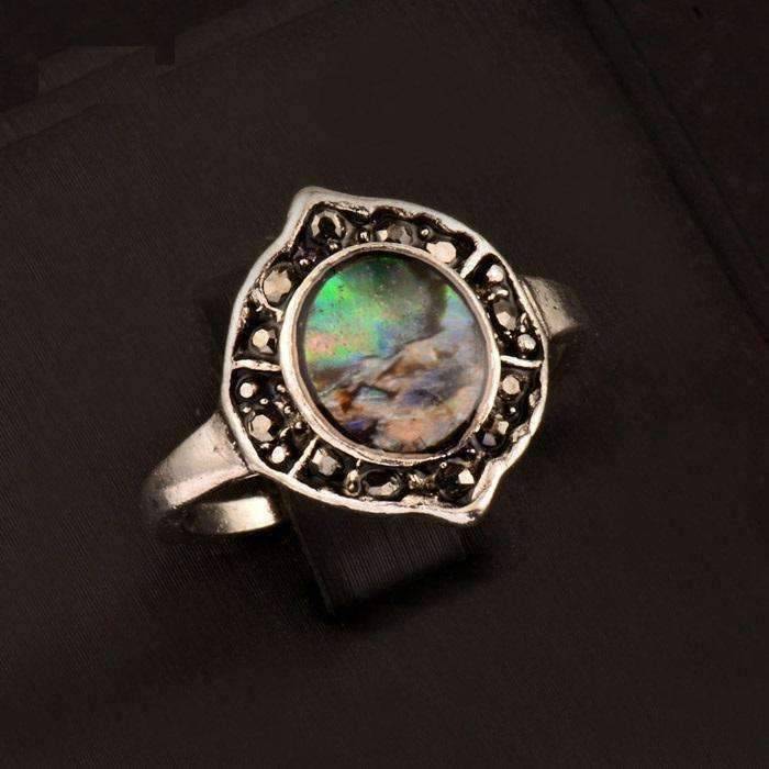 Feshionn IOBI Rings 5.25 Shield Abalone Shell and Black Crystal Vintage Silver Ring